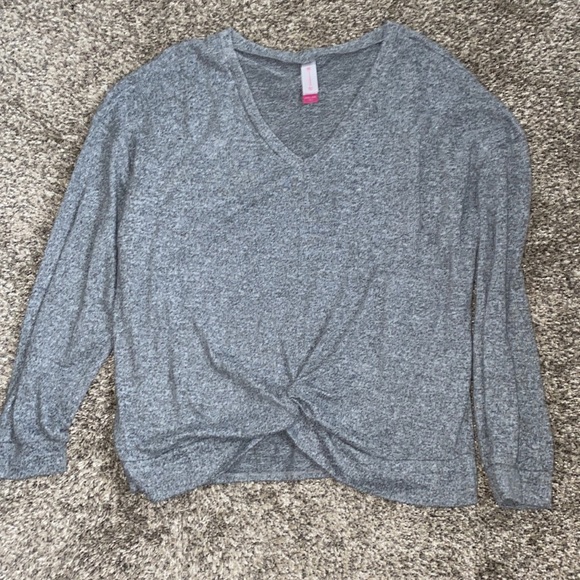 Bottom knot grey v neck sweater - Picture 7 of 7
